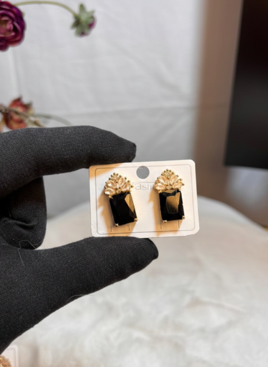 SQUARE EARTOPS